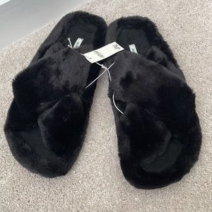 Aerie Faux Fur Slides Slippers Women’s Cozy Warm Plush Size 8 New